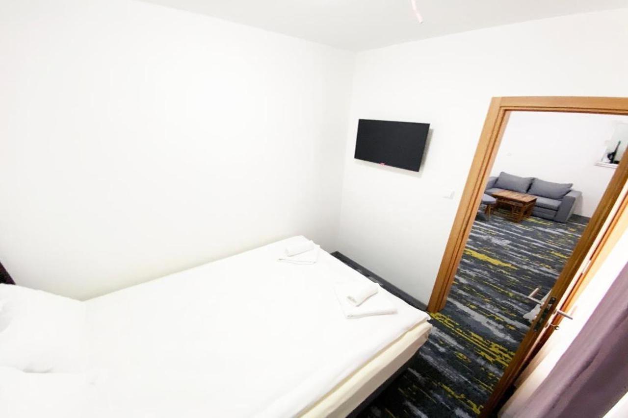 Hotel Suljovic อิลิดชา ภายนอก รูปภาพ