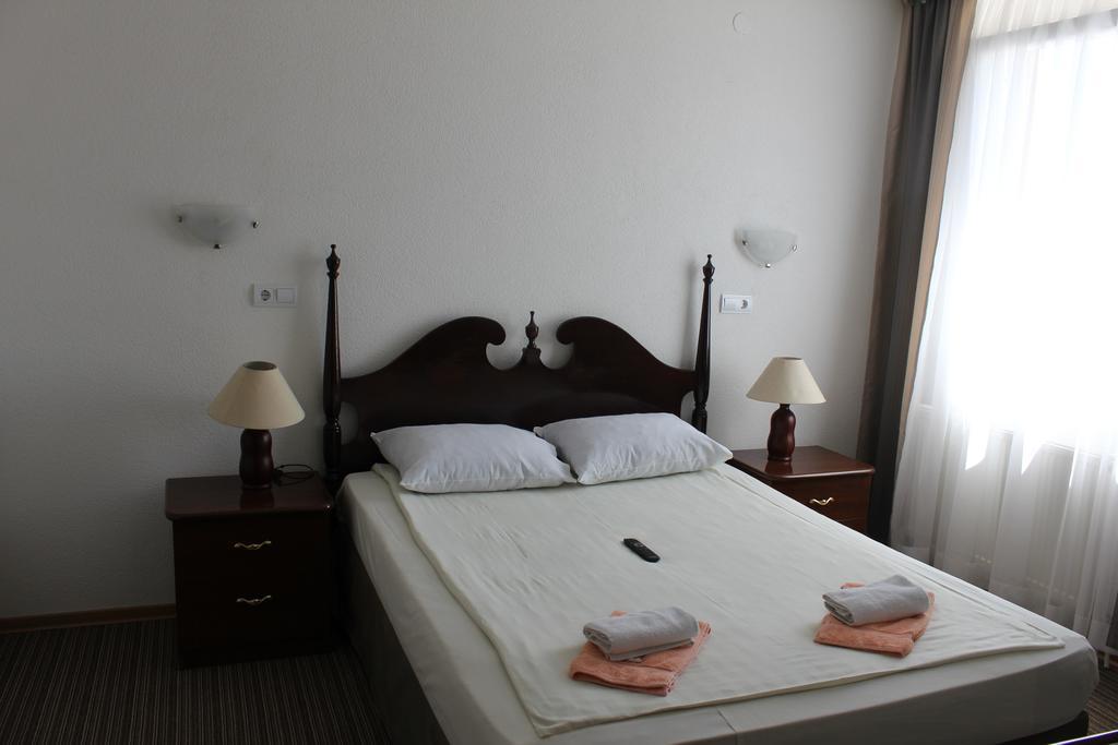 Hotel Suljovic อิลิดชา ภายนอก รูปภาพ