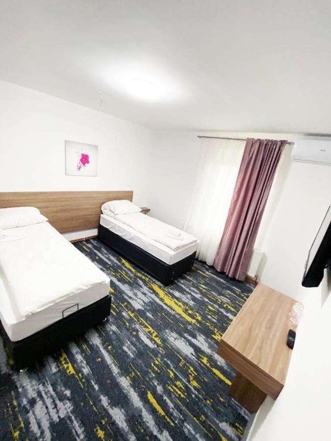 Hotel Suljovic อิลิดชา ภายนอก รูปภาพ